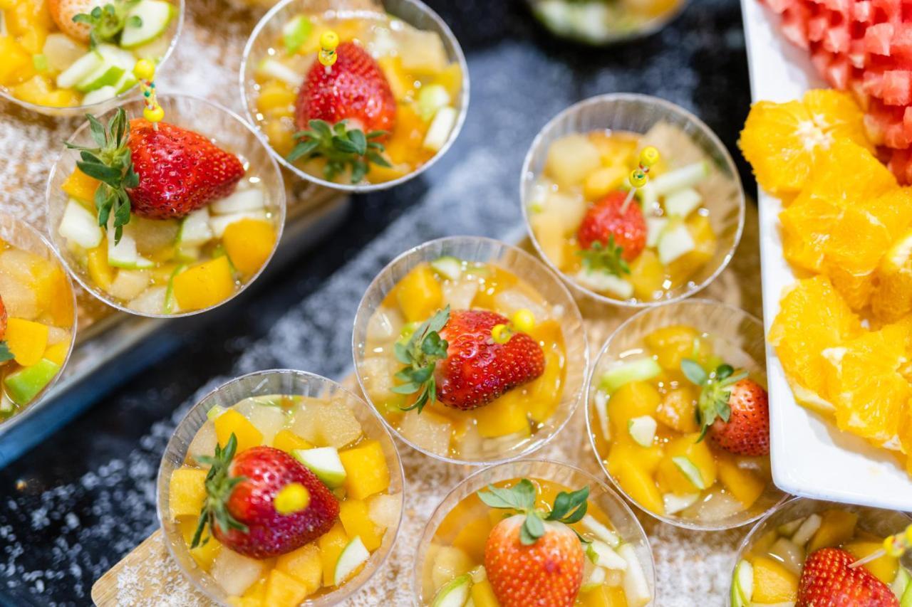 David Dead Sea Resort & Spa Ein Bokek Dış mekan fotoğraf Fruit salad
