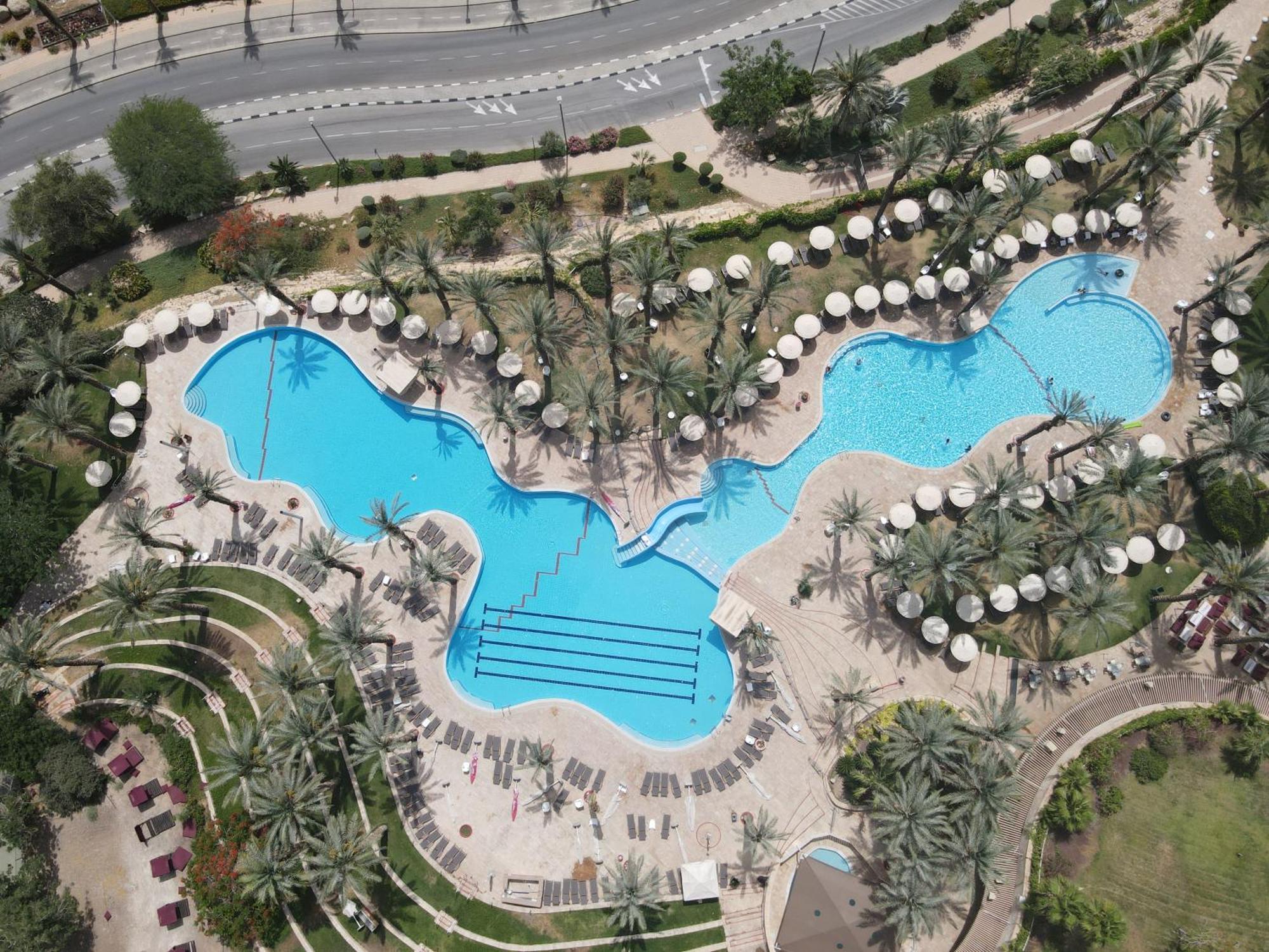 David Dead Sea Resort & Spa Ein Bokek Dış mekan fotoğraf Aerial view of the pool
