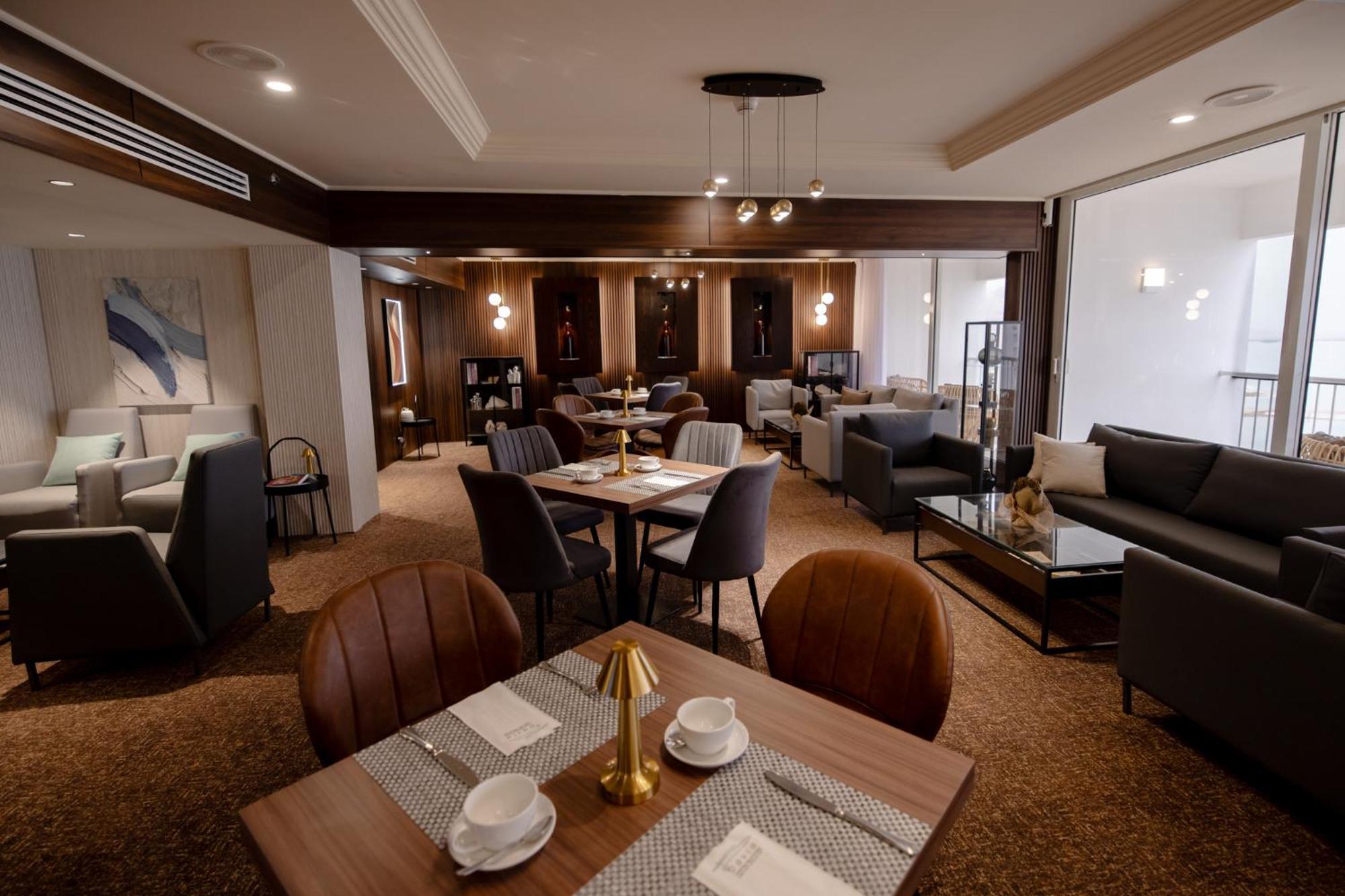 David Dead Sea Resort & Spa Ein Bokek Dış mekan fotoğraf The lounge at the airport